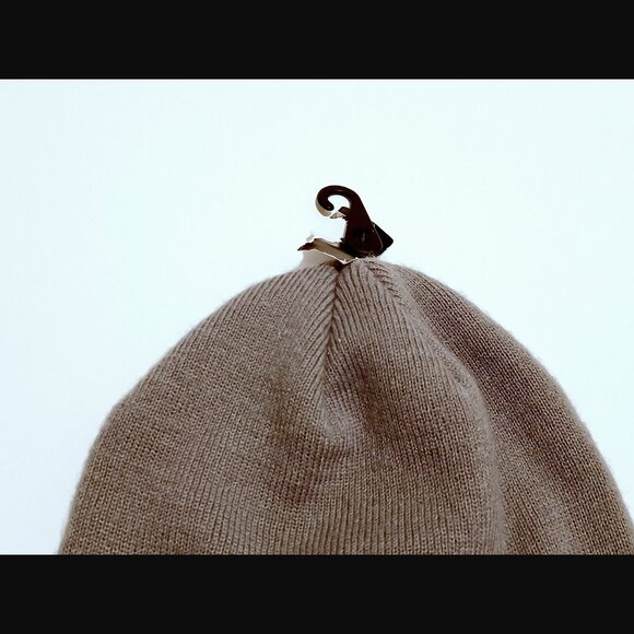 Hurley Grey Icon Staples Beanie Hat OSFM NWT - Picture 4 of 8